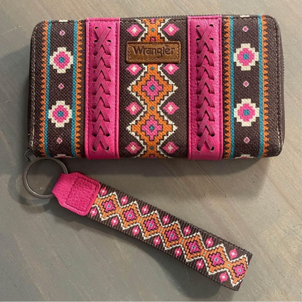 Wrangler by Montana’s West Clutch Wallet Pink Western Aztek